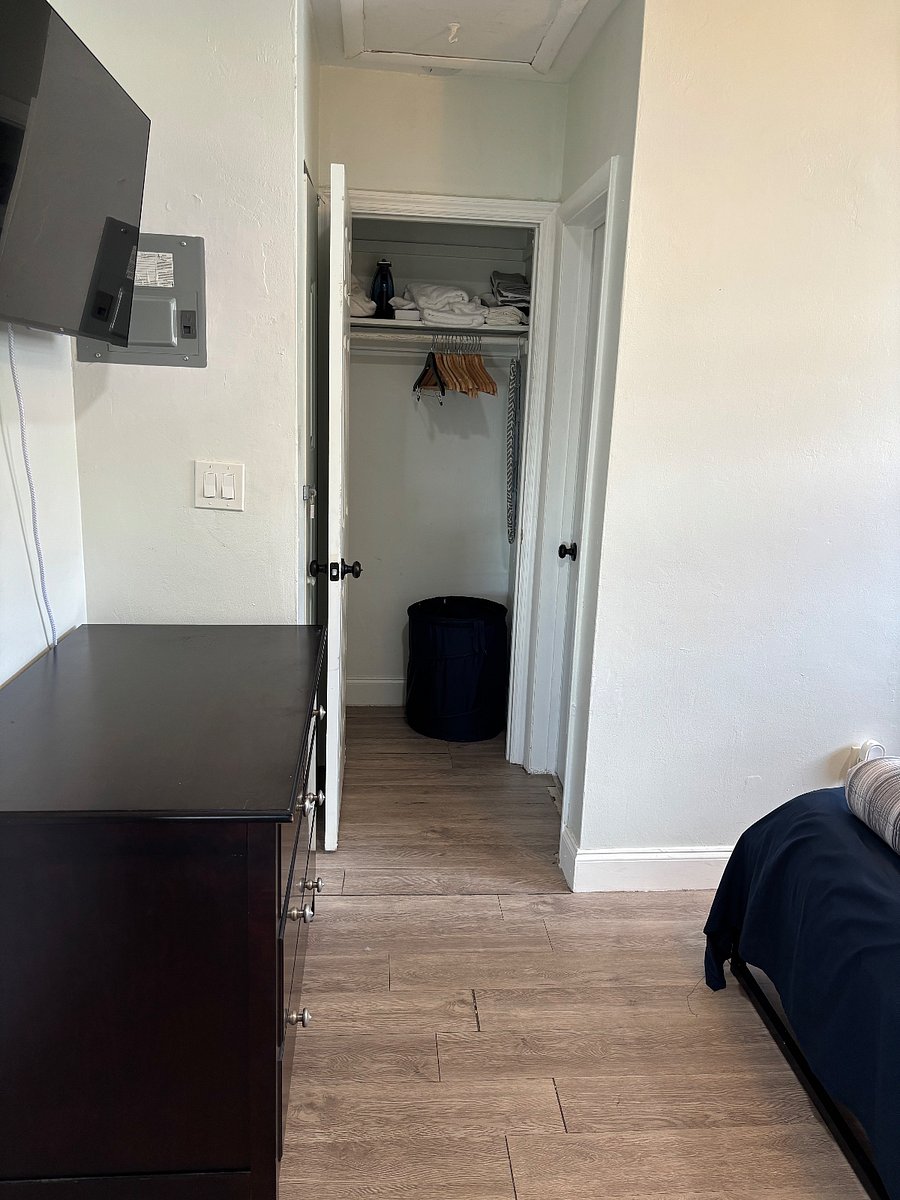 Furnished Finder property 898195_1 photo 8