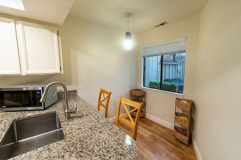 Furnished Finder property 898202_1 photo 18