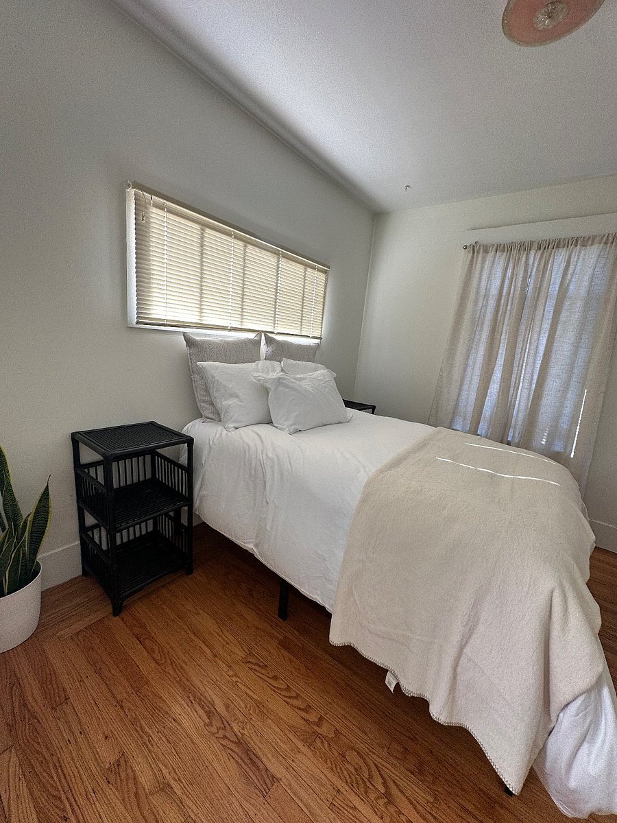Furnished Finder property 898236_1 photo 9