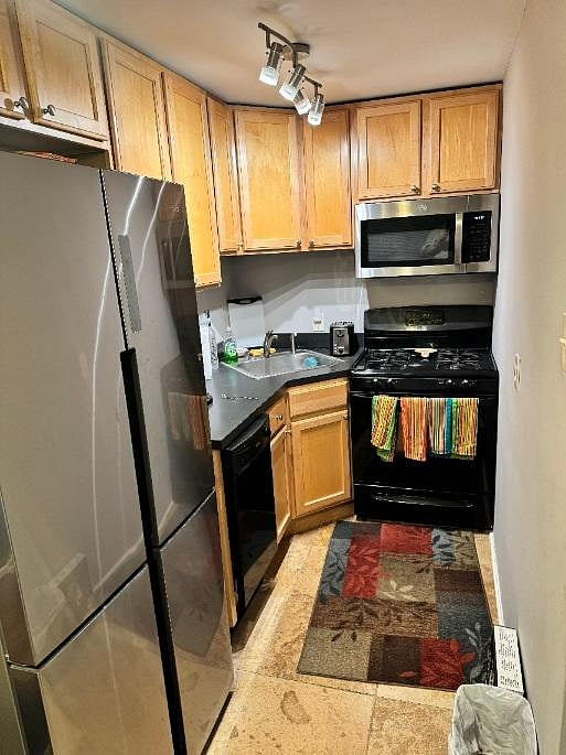 Gas Stove, New Fridg, Dishwasher