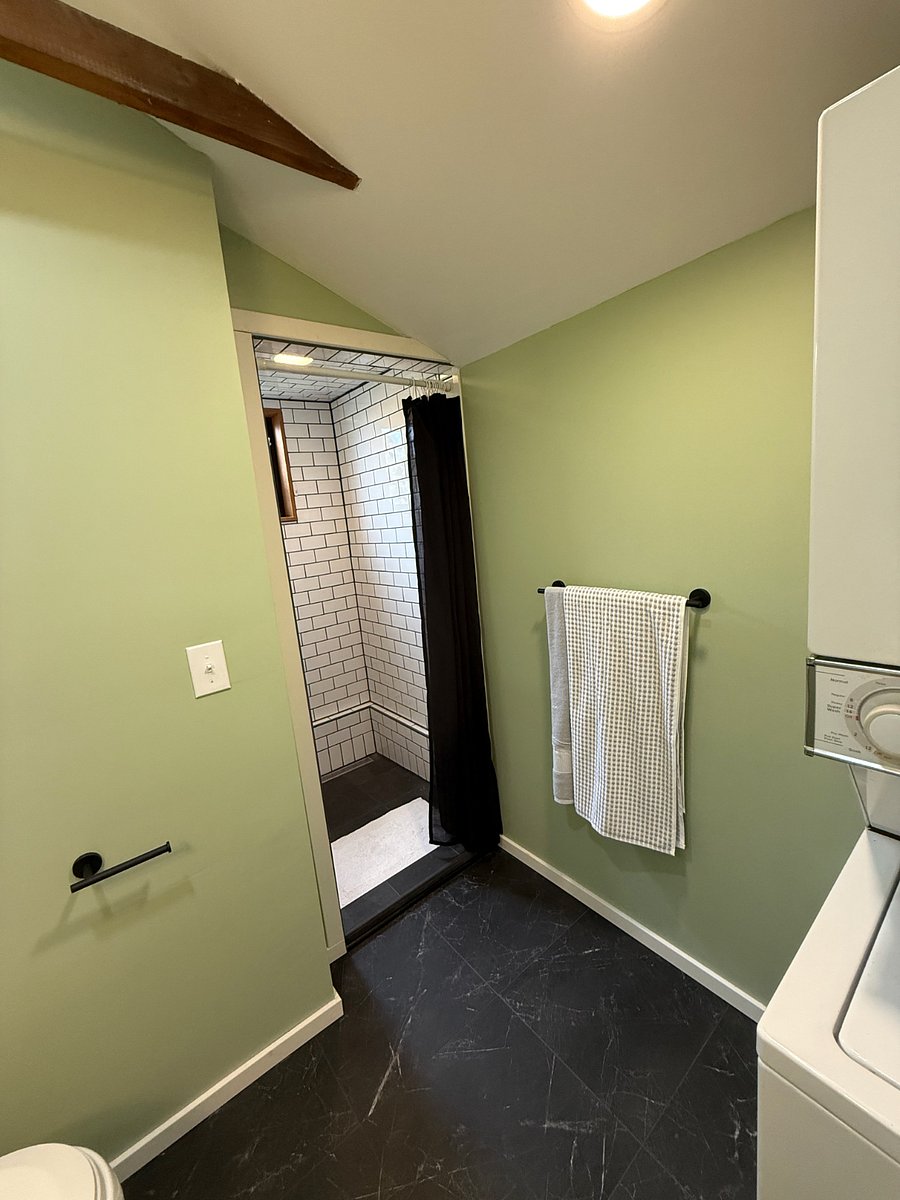 Furnished Finder property 898288_1 photo 4
