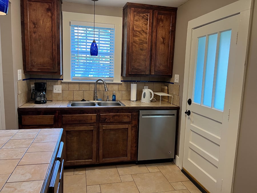 Furnished Finder property 898302_1 photo 6