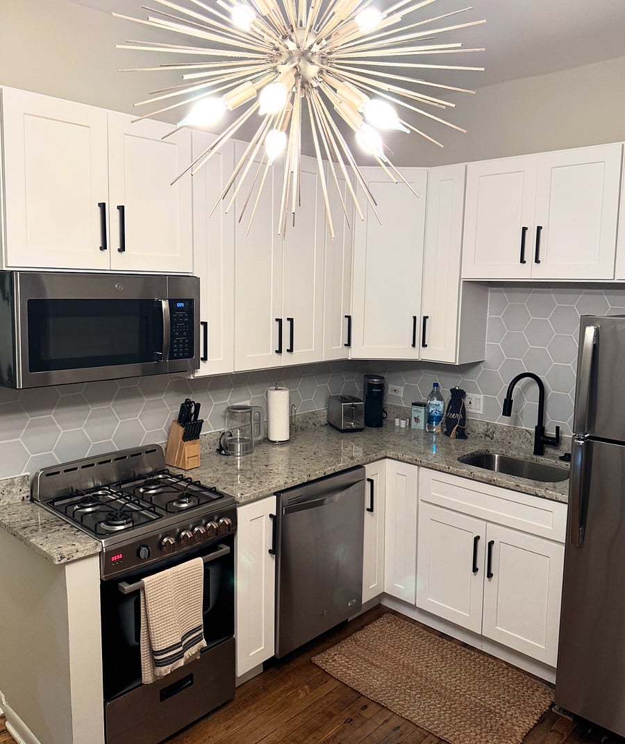 Full kitchen with everything youd need.