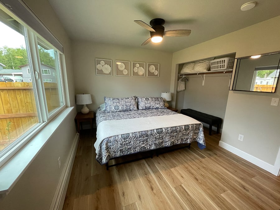 King size bed