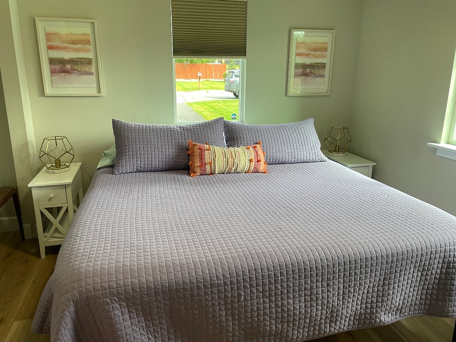 King size bed