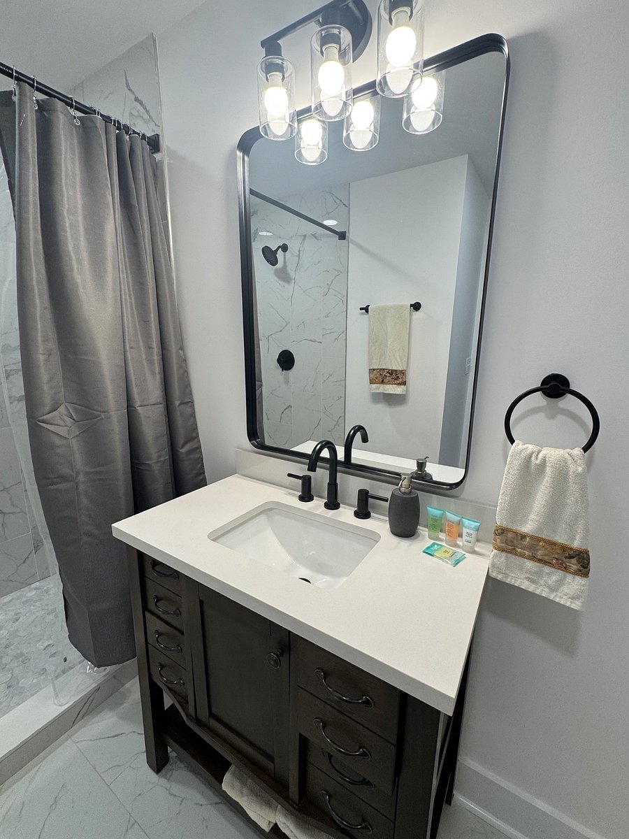 Furnished Finder property 898402_1 photo 13