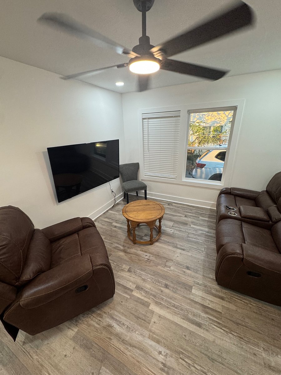 Furnished Finder property 898402_1 photo 14