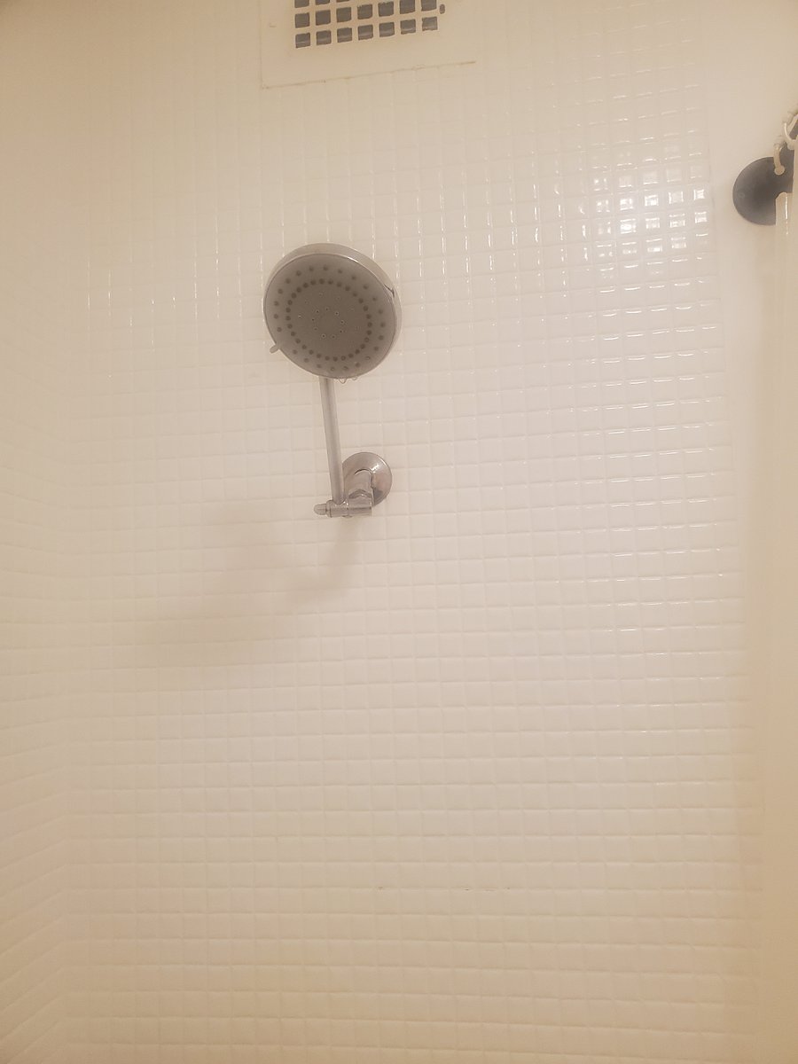 Shower - Great water pressure!