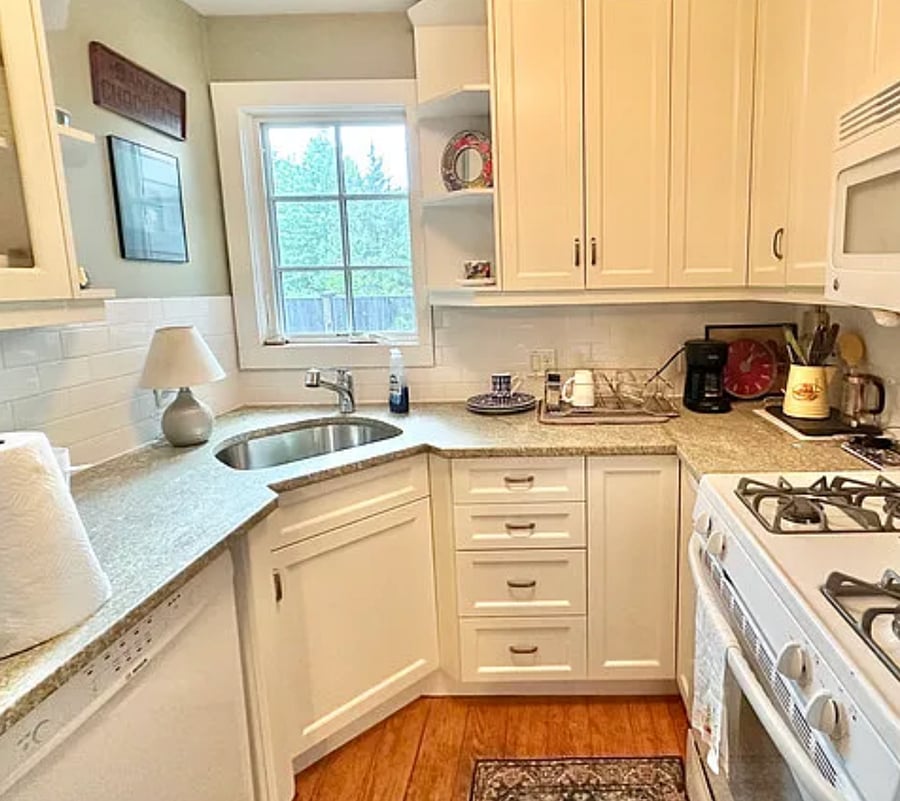 Furnished Finder property 898473_1 photo 4
