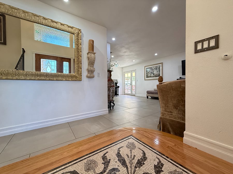 Furnished Finder property 898476_1 photo 4