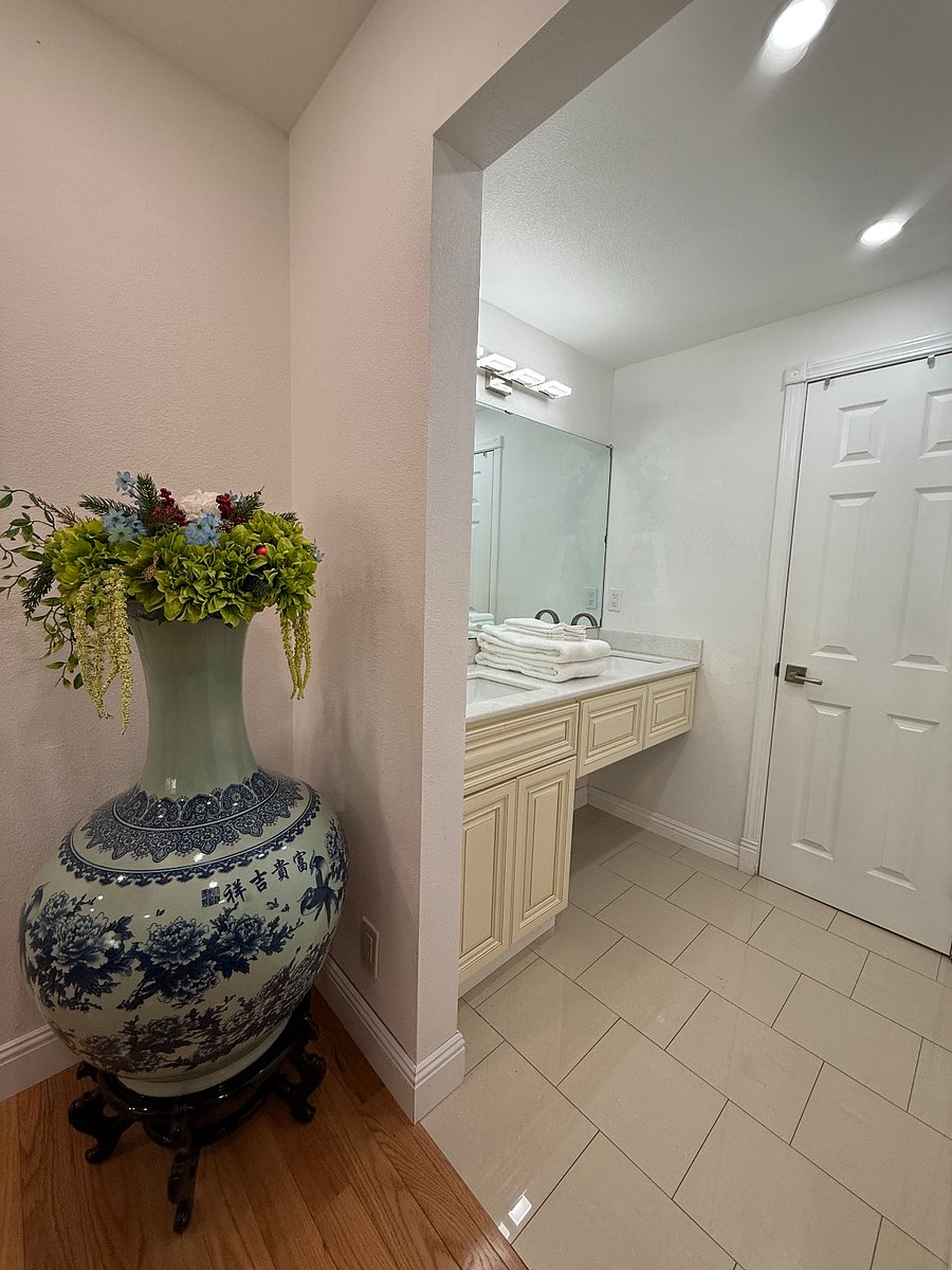 Furnished Finder property 898476_1 photo 15
