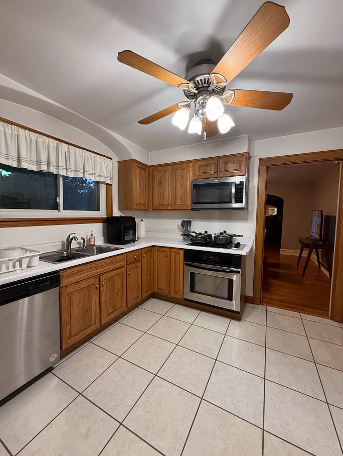 Furnished Finder property 898485_1 photo 8