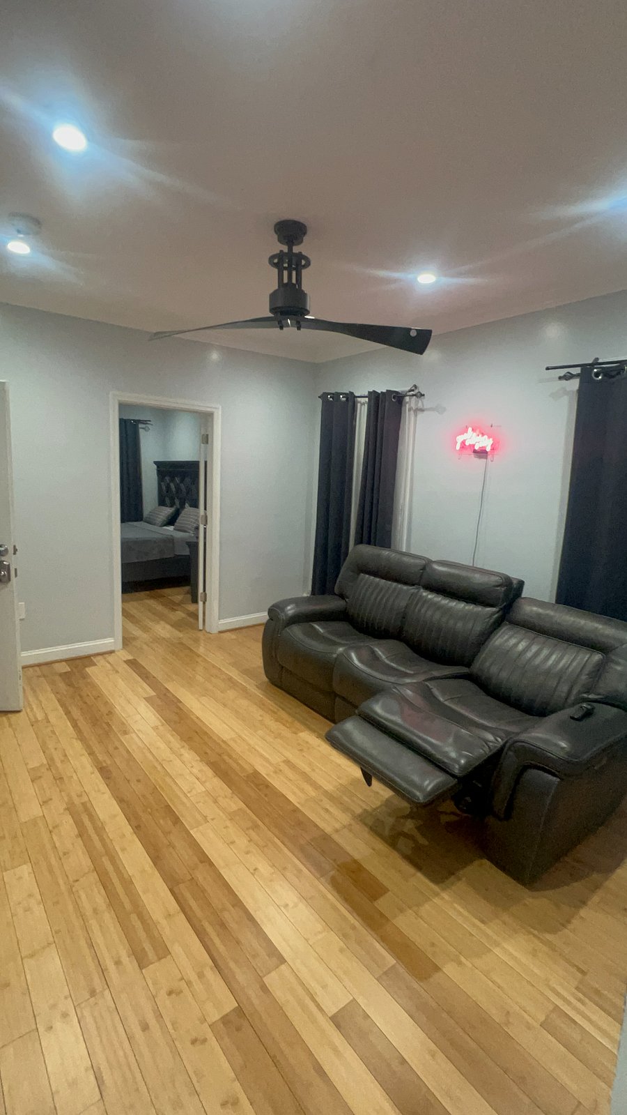 Furnished Finder property 898502_1 photo 4