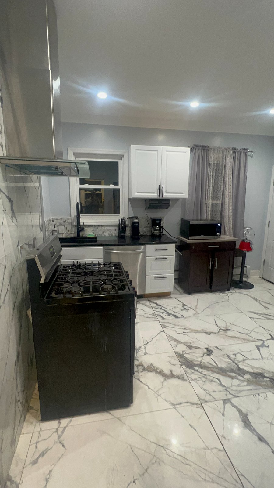 Furnished Finder property 898502_2 photo 9