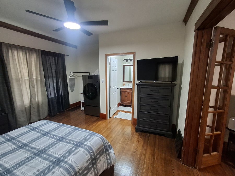 Furnished Finder property 898504_1 photo 13