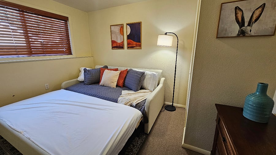 Downstairs Bedroom 3 - Twin Trundle