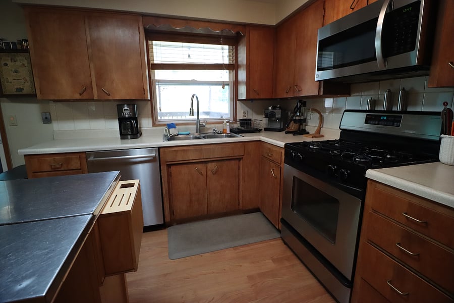 Kitchen - Gas Stove, Bosch Dishwasher