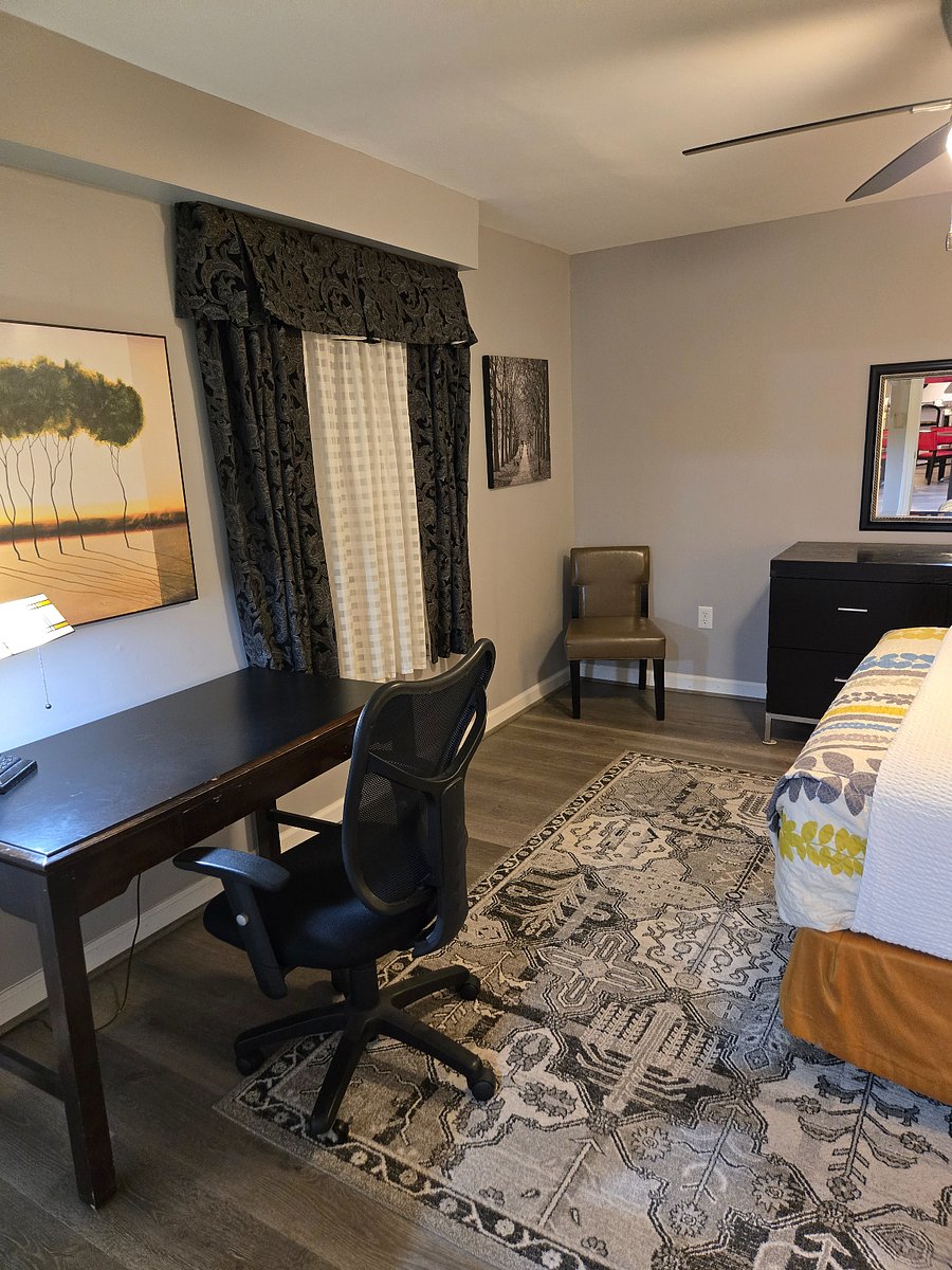 bedroom desk