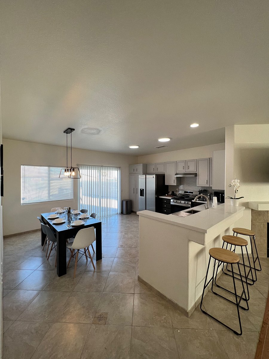 Furnished Finder property 898570_1 photo 3