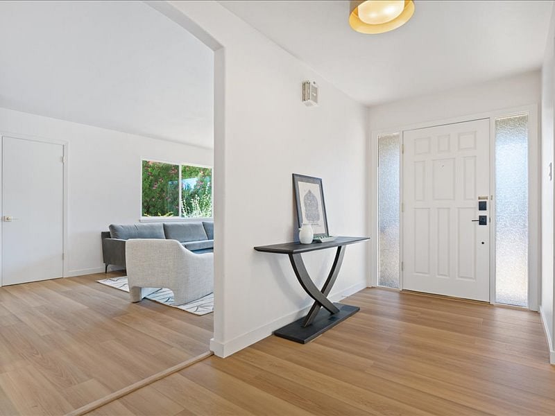 Furnished Finder property 898573_1 photo 4