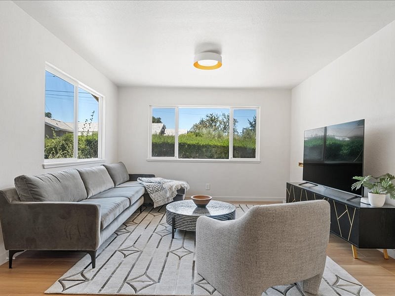 Furnished Finder property 898573_1 photo 6
