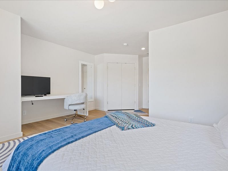 Furnished Finder property 898573_1 photo 18