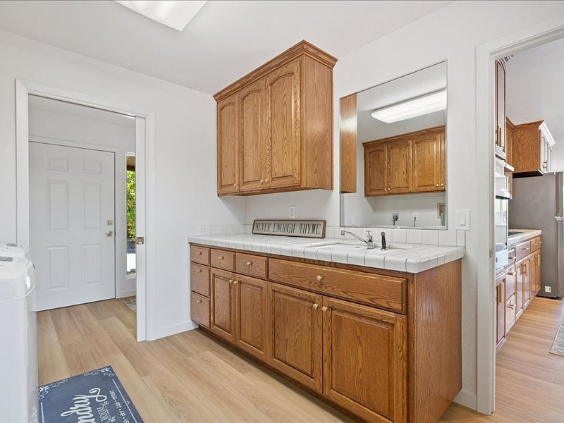 Furnished Finder property 898573_1 photo 22