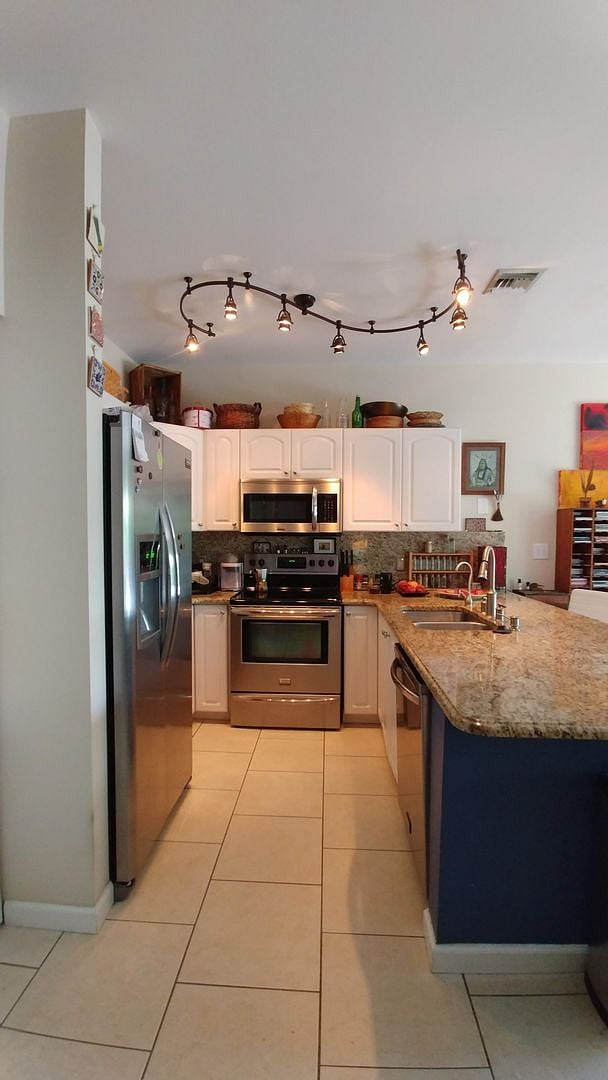 Furnished Finder property 898820_1 photo 3