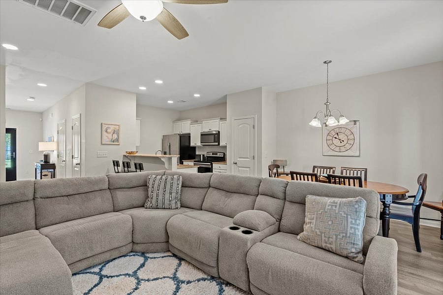 Furnished Finder property 898839_1 photo 3