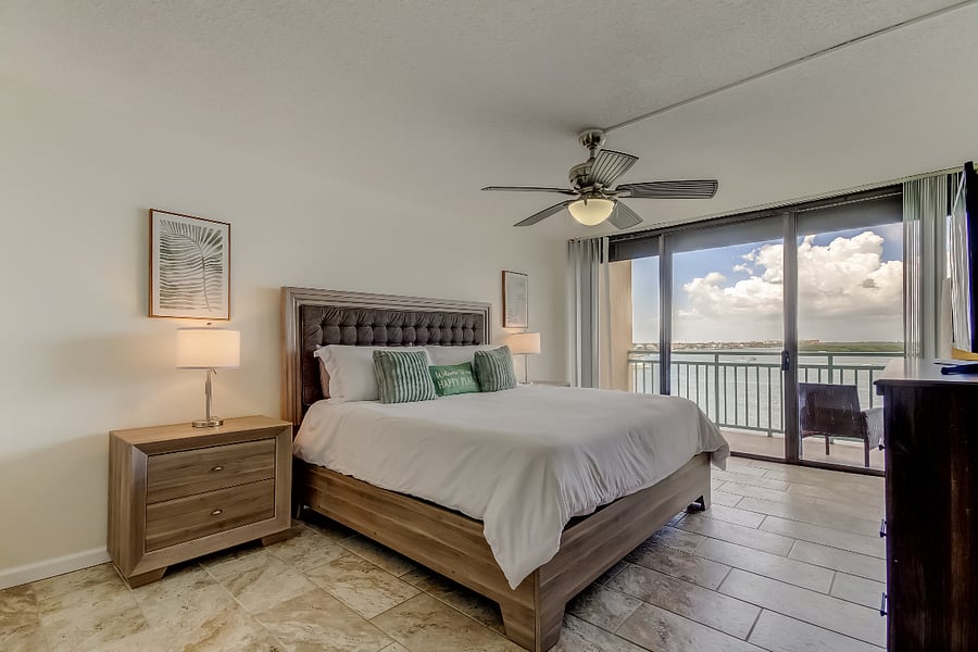 Master Bedroom- king bed