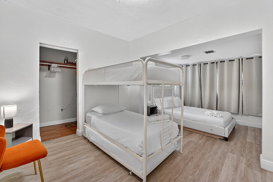 Furnished Finder property 898862_1 photo 6