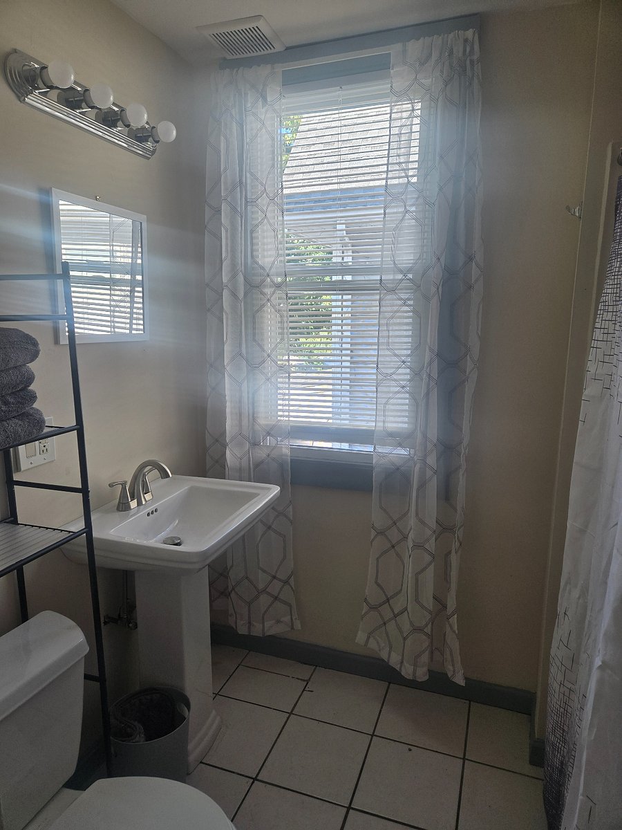 Furnished Finder property 898868_1 photo 8