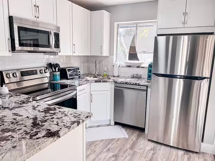 Furnished Finder property 898900_1 photo 4