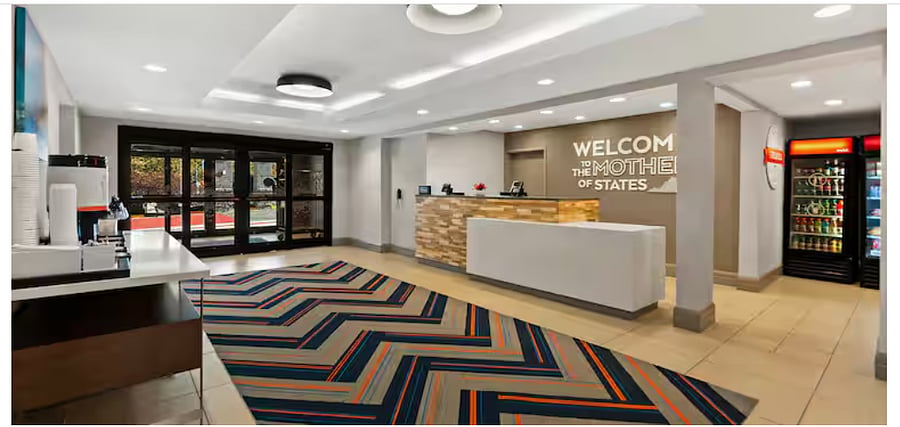 24/7 Reception