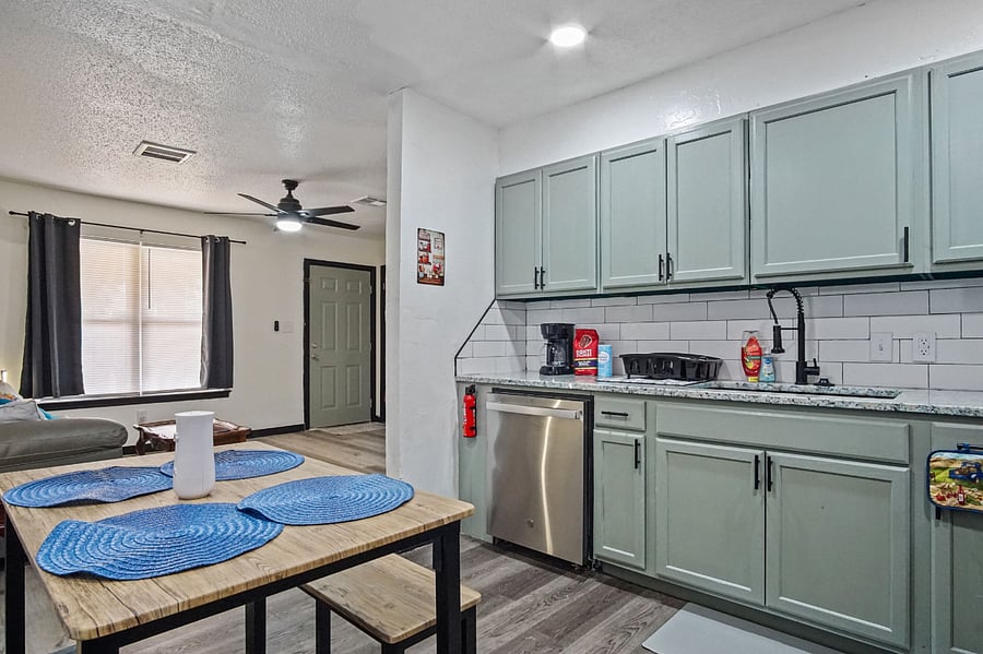 Furnished Finder property 899061_1 photo 14