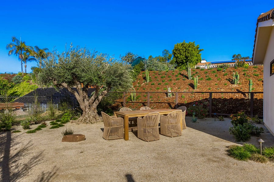 Furnished Finder property 899076_1 photo 16