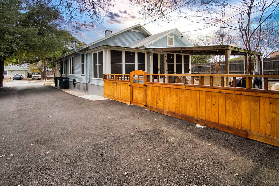 The main house can be booked with the loft!