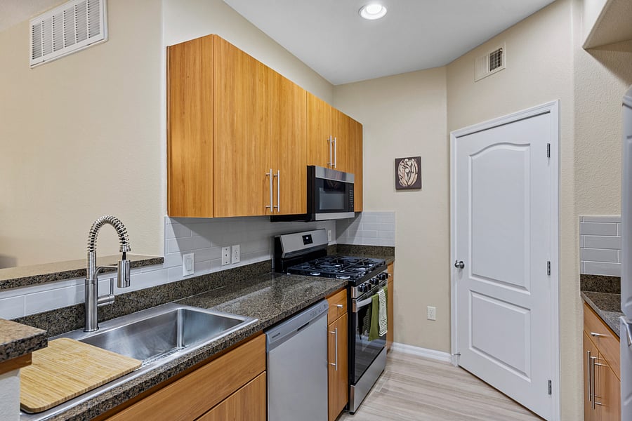 Furnished Finder property 899137_1 photo 14