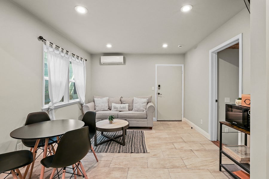 Furnished Finder property 899157_1 photo 4