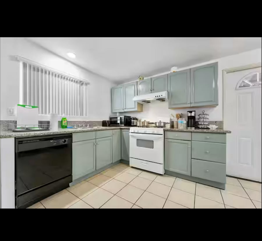 Furnished Finder property 899204_1 photo 4