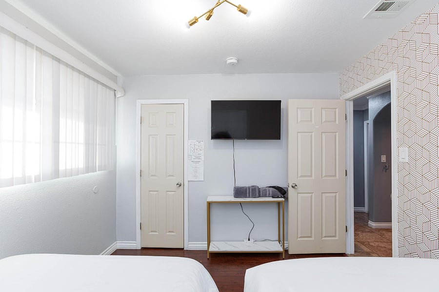 Furnished Finder property 899206_1 photo 7