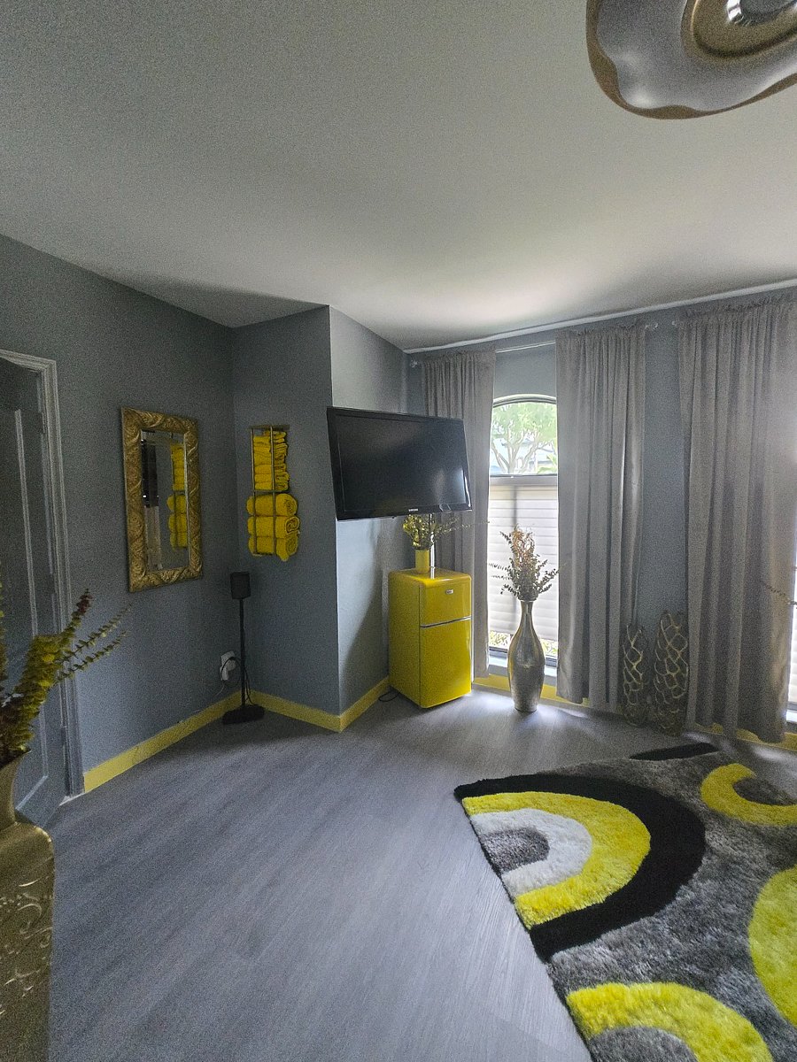 Furnished Finder property 899255_1 photo 3