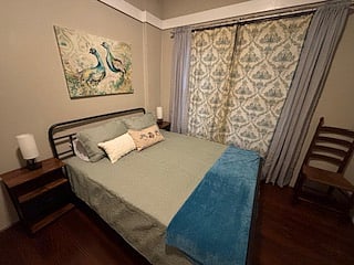 2nd bedroom has a Queen size mattress.