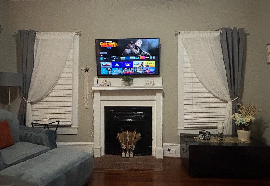 Large 50inch Smart TV in living room with Netflix & Amazon prime.