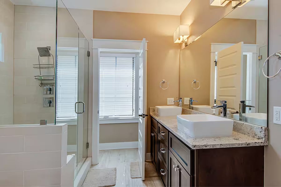 En suite bathroom