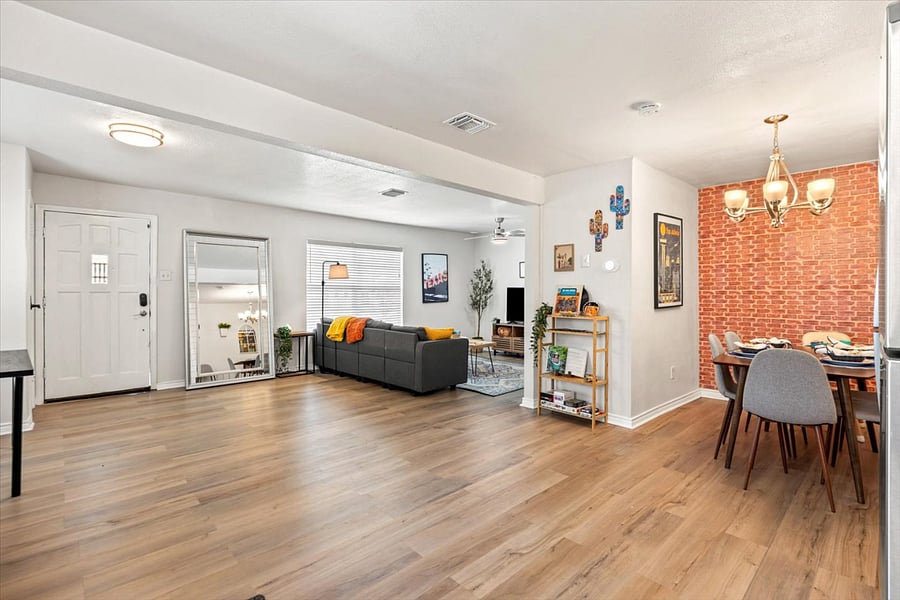 Furnished Finder property 899326_1 photo 3