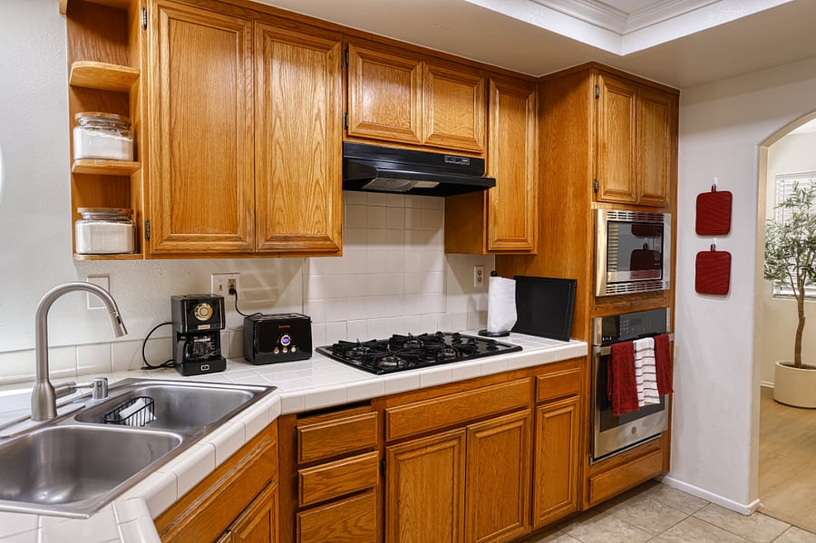 From quick snacks to family feasts, this clean and organized kitchen offers the perfect setting for your stay.