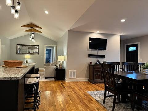 Furnished Finder property 899434_1 photo 5