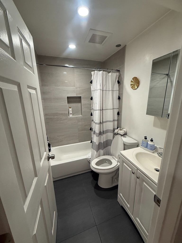 Furnished Finder property 899441_1 photo 17
