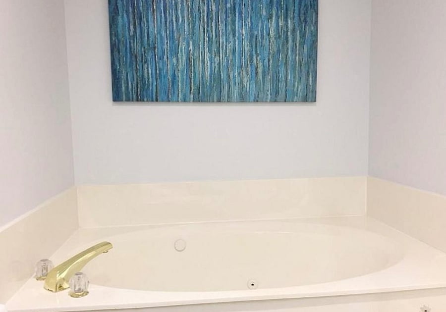 Master Bathtub